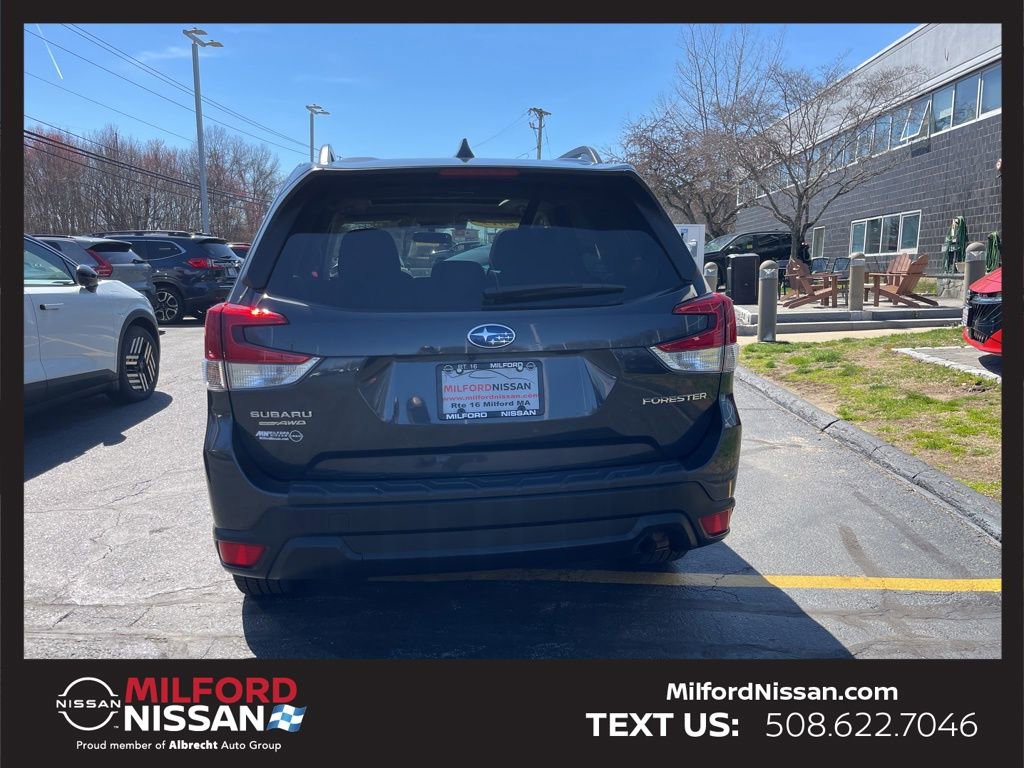 Used 2019 Subaru Forester Premium image 3