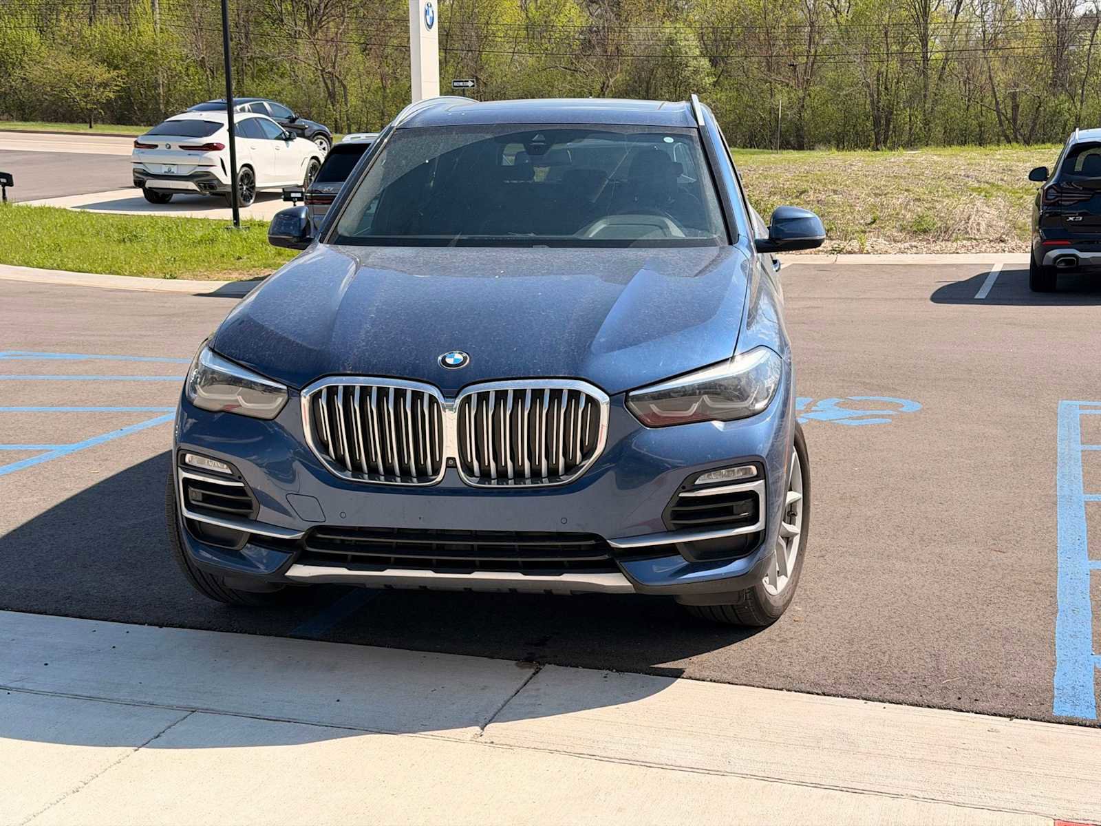 Used 2019 BMW X5 xDrive40i w/ Convenience Package AWD/4WD image 3