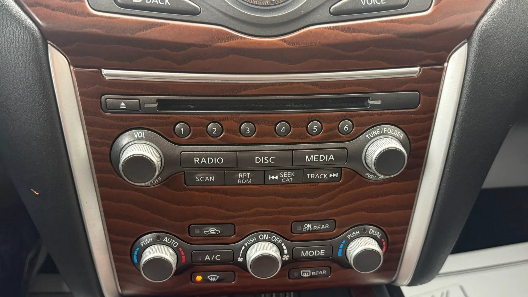 Used 2018 Nissan Pathfinder Platinum w/ Cargo Package FWD image 19