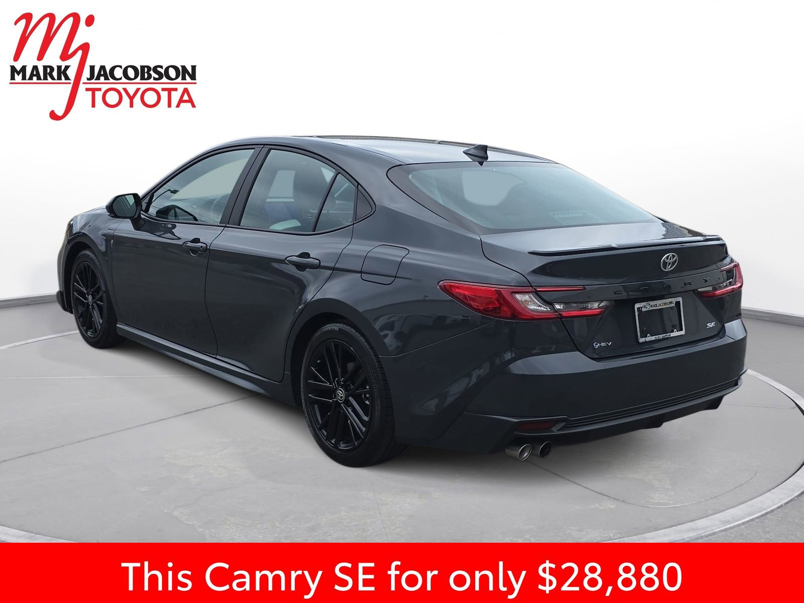 Used 2025 Toyota Camry SE image 13