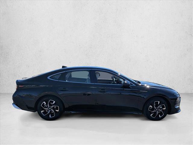 Used 2025 Hyundai Sonata SEL FWD image 4