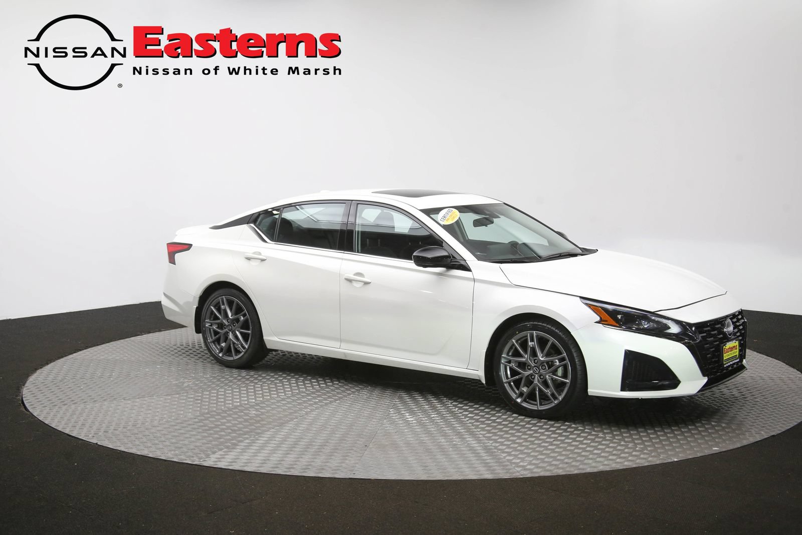 Used 2024 Nissan Altima 2.0 SR FWD image 46