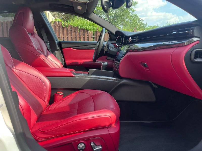 Used 2018 Maserati Quattroporte S GranSport Q4 AWD/4WD image 15