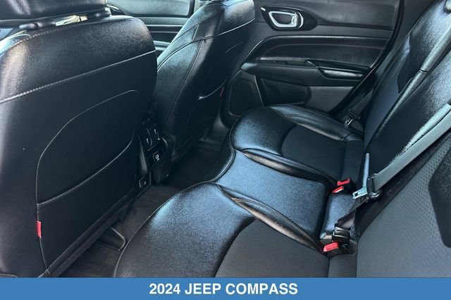 Used 2024 Jeep Compass Trailhawk AWD/4WD image 13