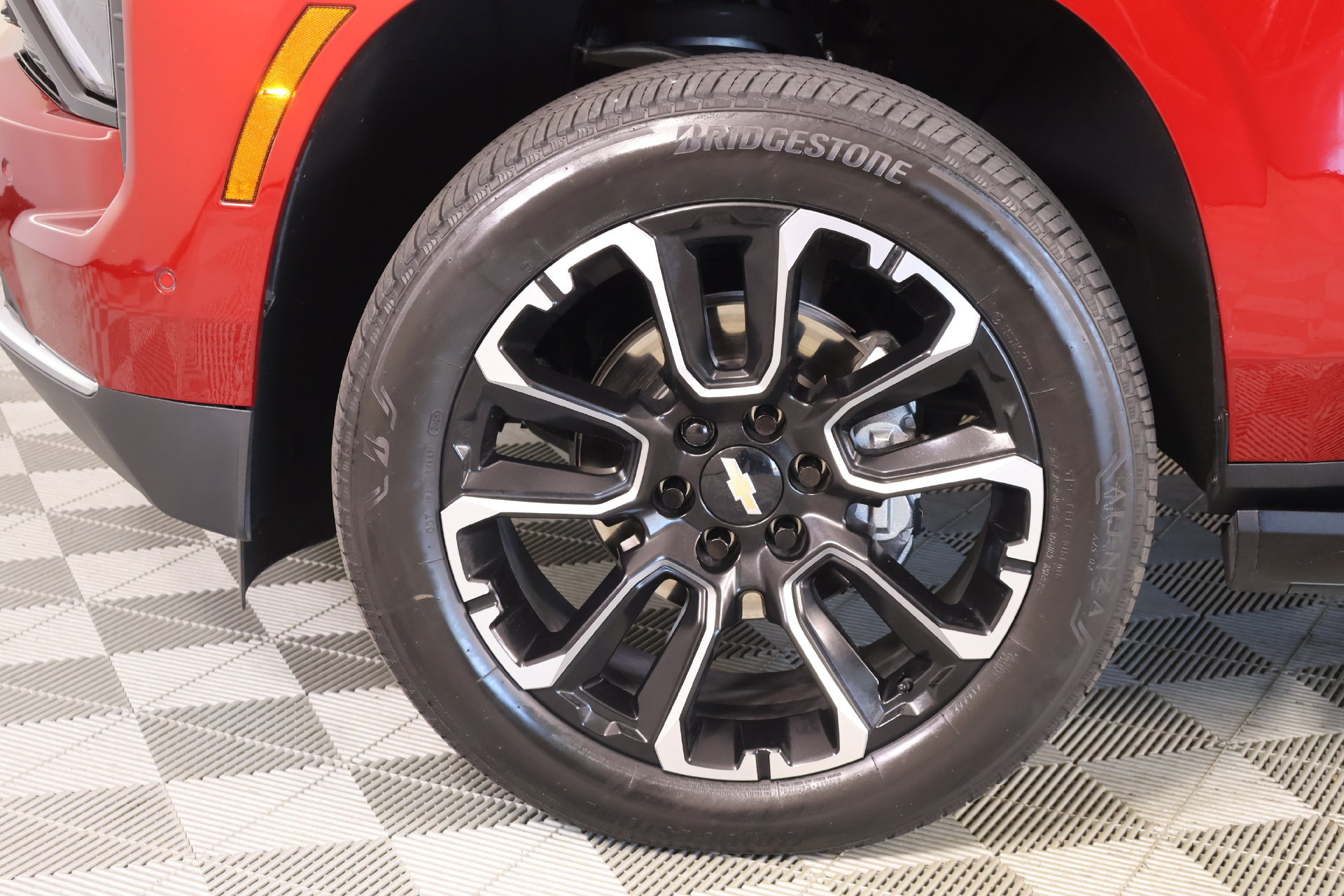 Used 2026 Chevrolet Suburban High Country AWD/4WD image 22