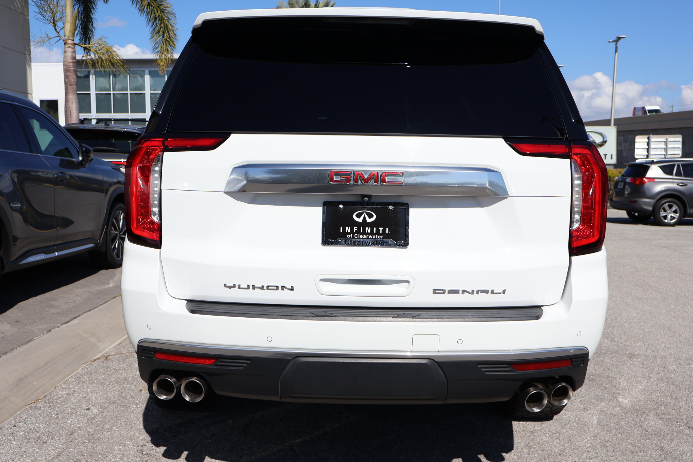 Used 2022 GMC Yukon XL Denali image 7
