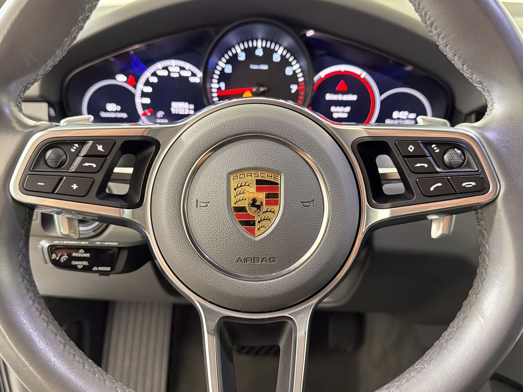 Used 2023 Porsche Cayenne Platinum Edition AWD/4WD image 11