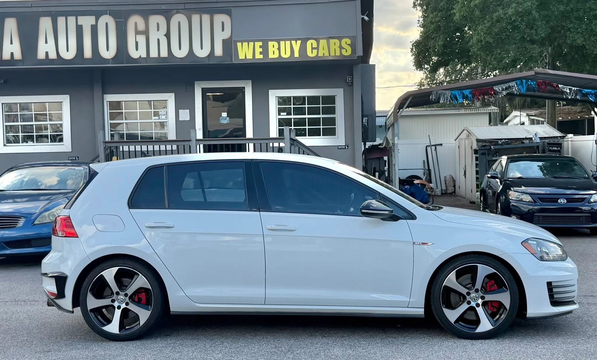 Used 2017 Volkswagen GTI S FWD image 2