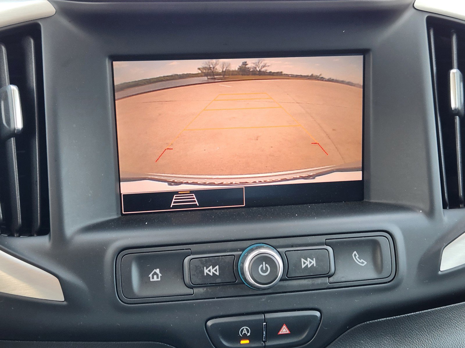 Used 2022 GMC Terrain SLE w/ Driver Convenience Package FWD image 7