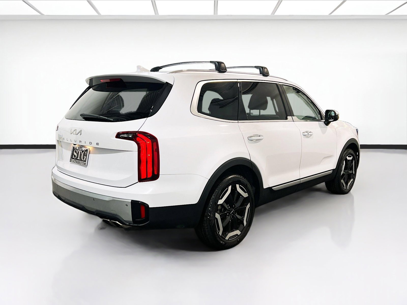 Used 2024 Kia Telluride S image 4