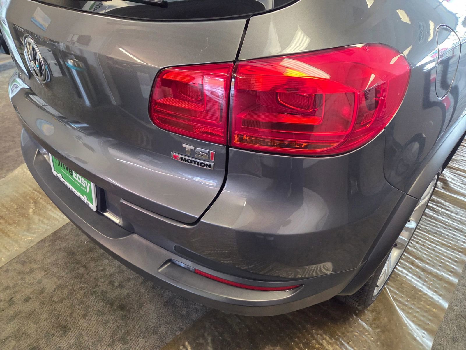 Used 2016 Volkswagen Tiguan SEL image 13