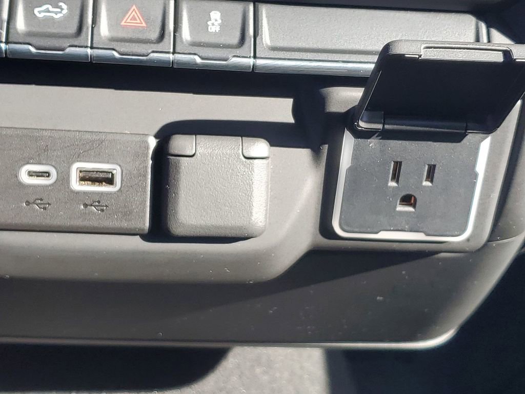 Used 2023 Chevrolet Silverado 1500 Custom image 31