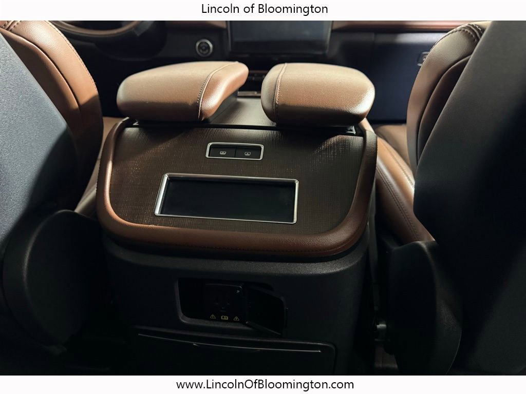 Certified 2025 Lincoln Navigator Reserve AWD/4WD image 21
