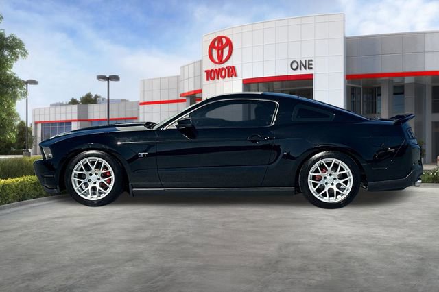 Used 2010 Ford Mustang GT Premium RWD image 8