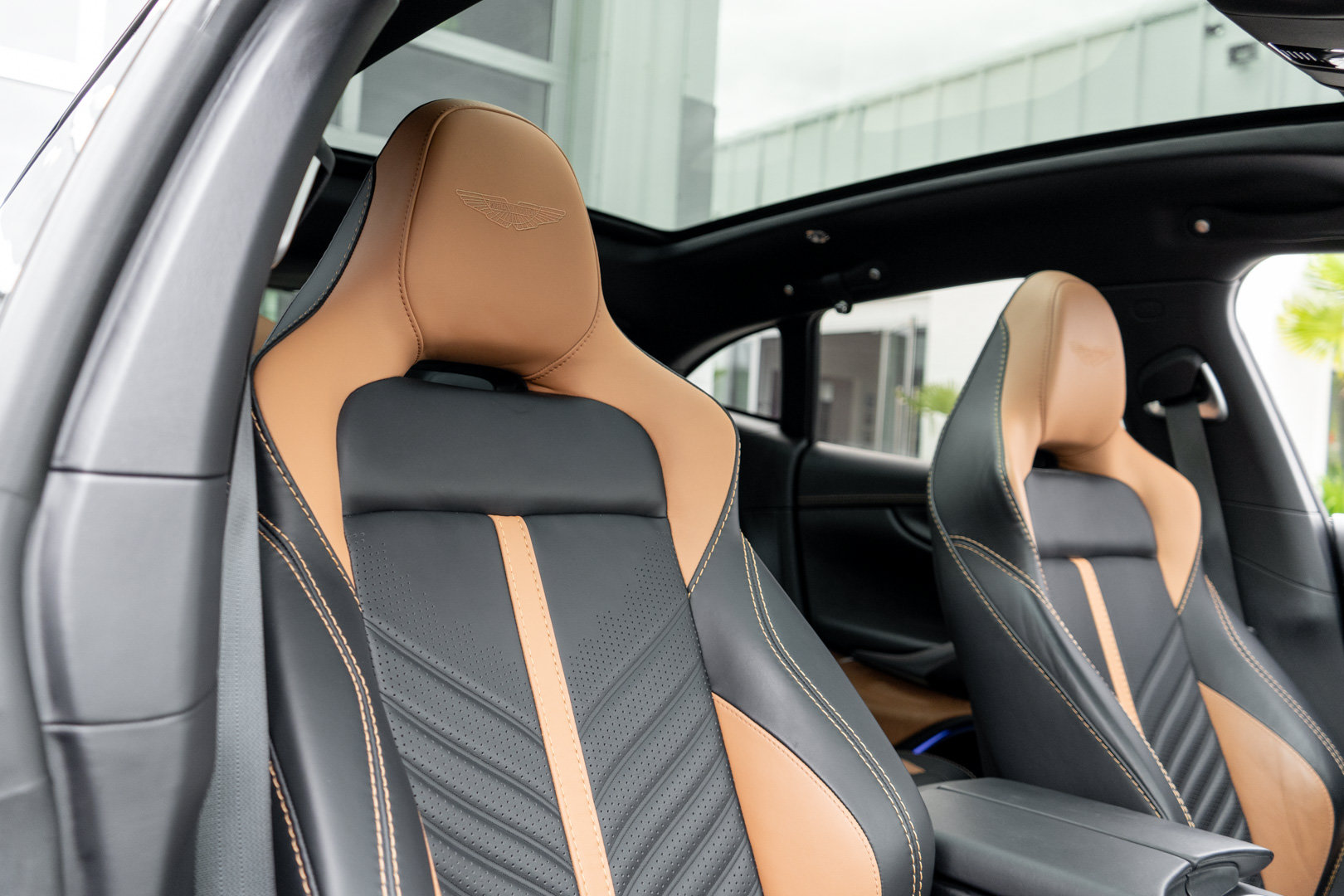 Used 2023 Aston Martin DBX 707 AWD/4WD image 32