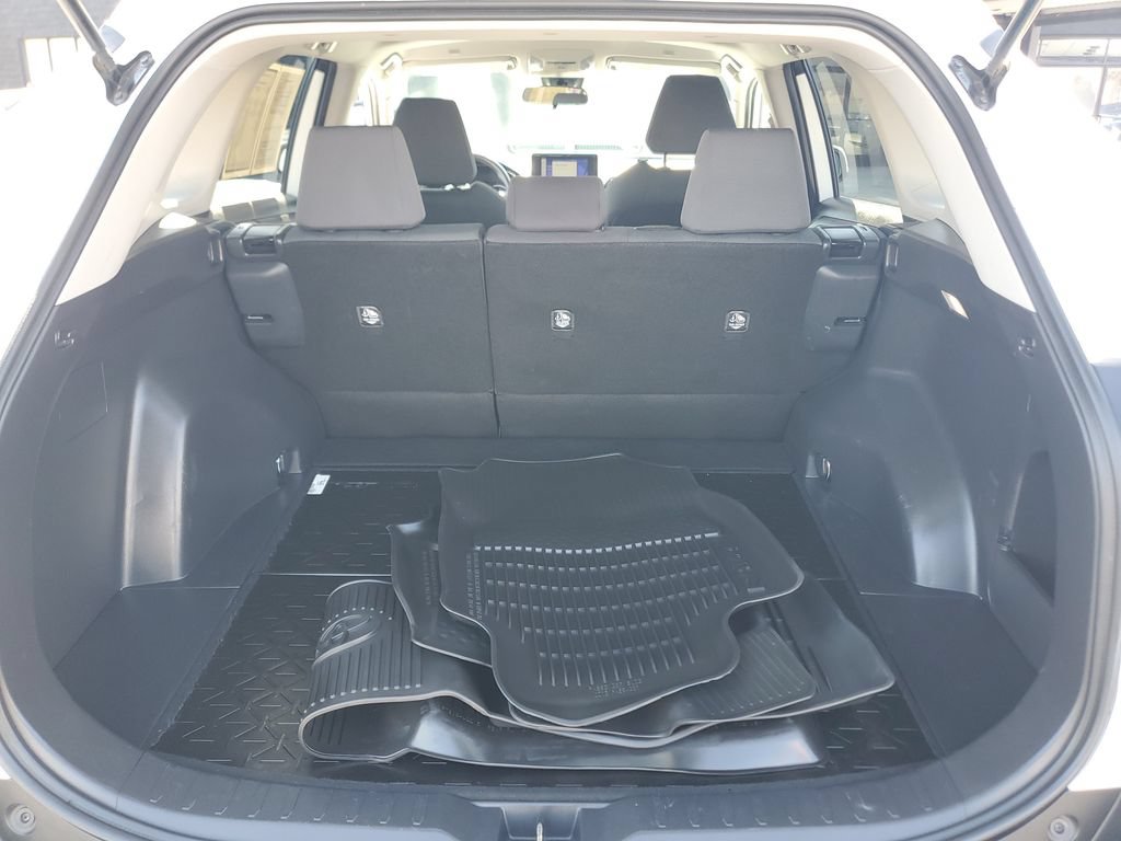 Used 2023 Toyota RAV4 XLE AWD/4WD image 12