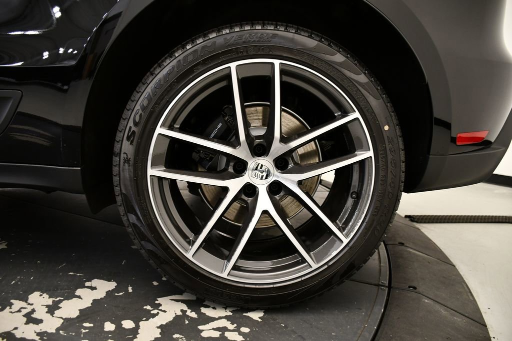 Used 2025 Porsche Macan Turbo image 13