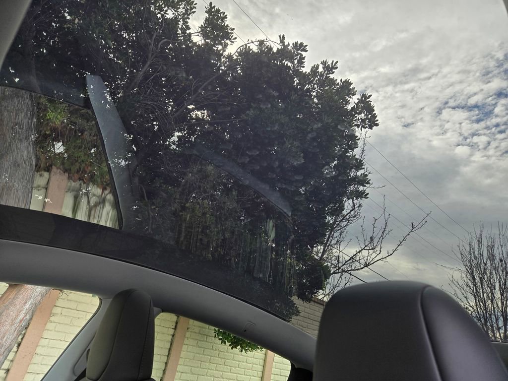 Used 2026 Tesla Model Y Long Range image 17