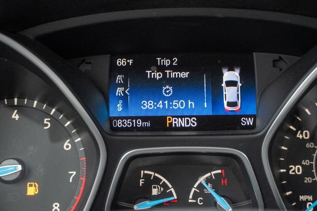 Used 2017 Ford Focus Titanium FWD image 37