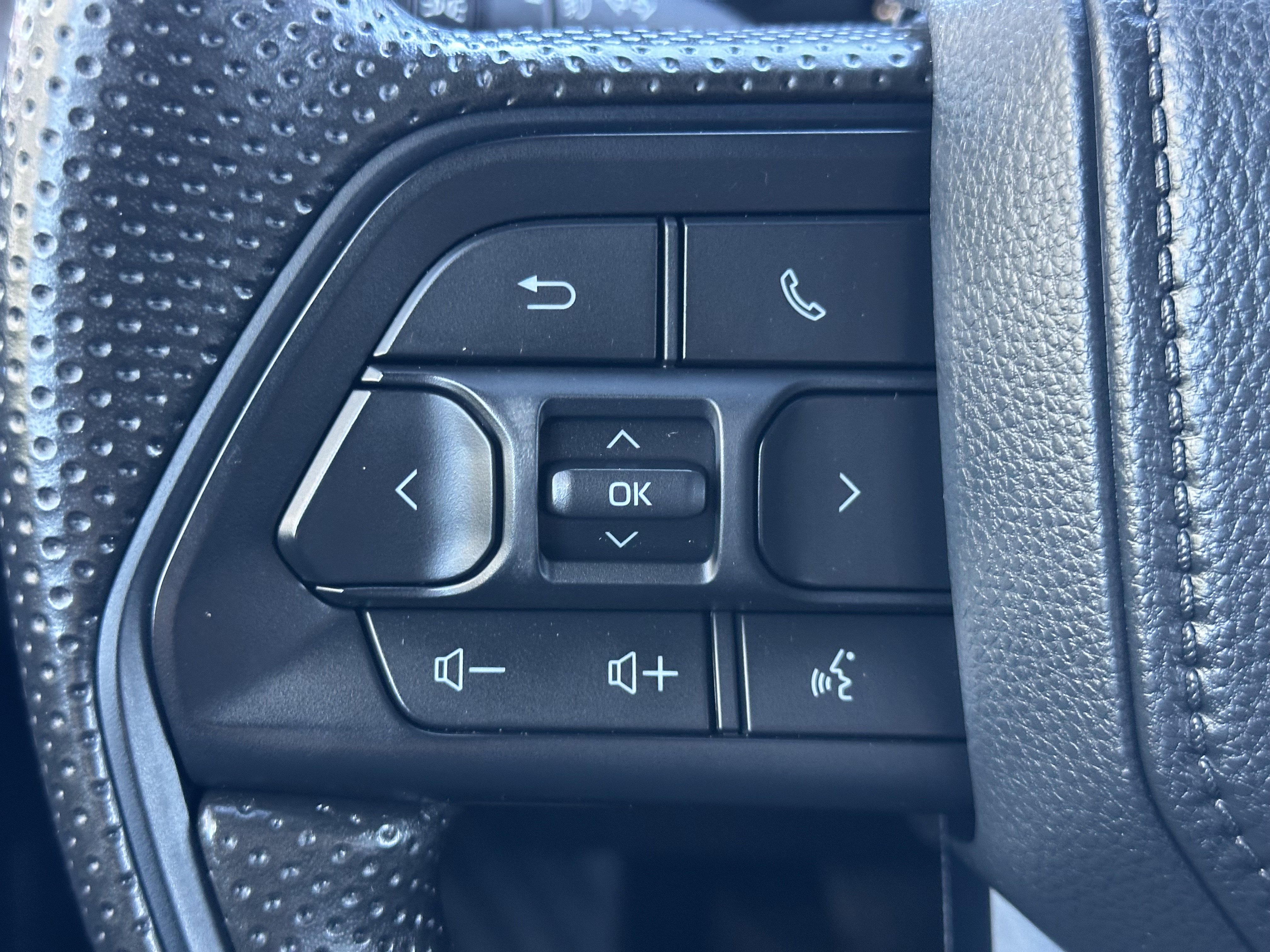 Used 2024 Toyota Tacoma SR5 image 37