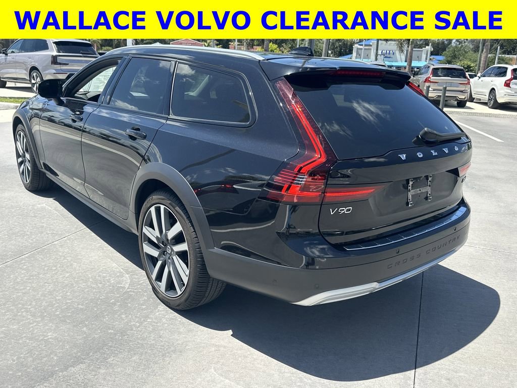 Used 2023 Volvo V90 B6 Cross Country Plus w/ Climate Package AWD/4WD image 8