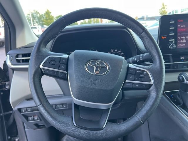 Used 2024 Toyota Sienna XLE image 15
