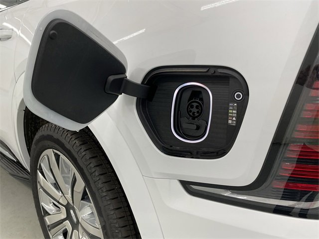 New 2025 Cadillac Escalade IQ Luxury 1 w/ LPO, Radiant Package image 28