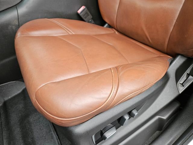Used 2018 Cadillac Escalade Premium Luxury RWD image 8