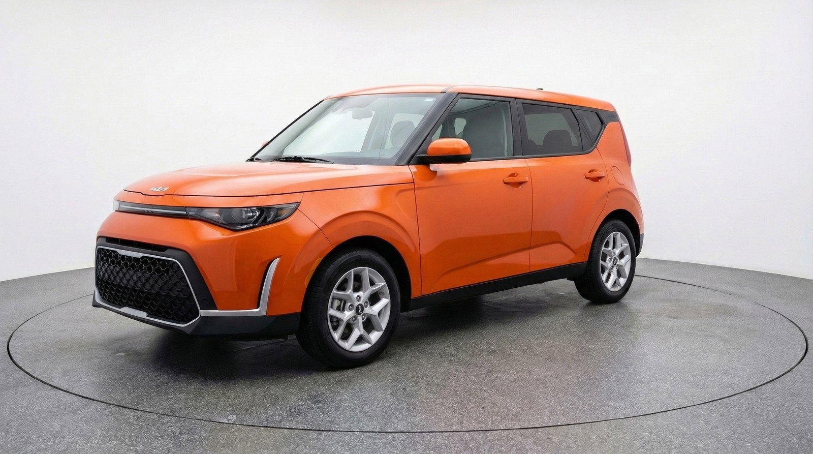 Used 2025 Kia Soul LX w/ LX Technology Package image 3