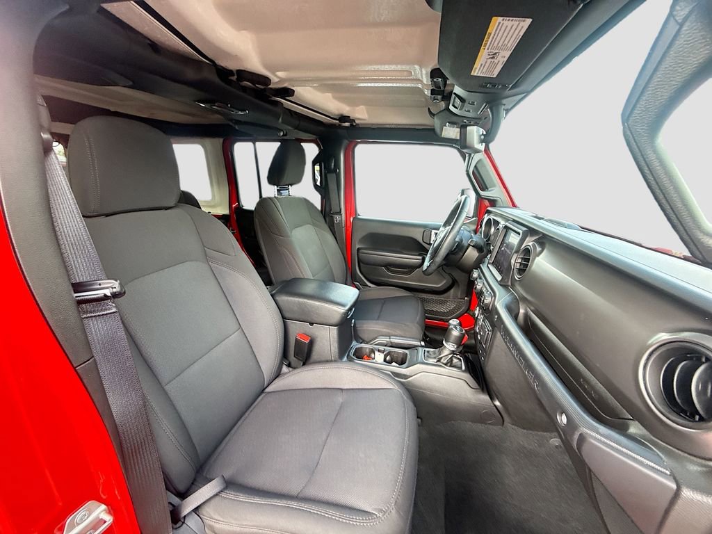 Used 2023 Jeep Wrangler Unlimited w/ Cold Weather Group AWD/4WD image 32