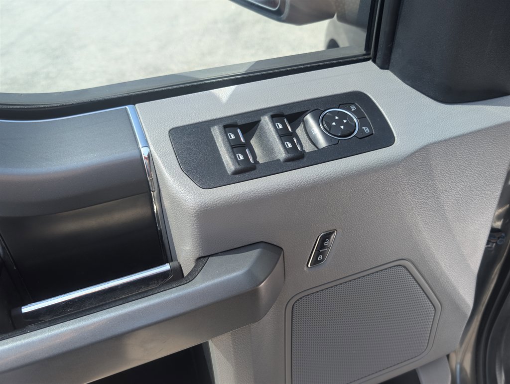 Used 2015 Ford F150 XLT w/ Equipment Group 302A Luxury AWD/4WD image 9