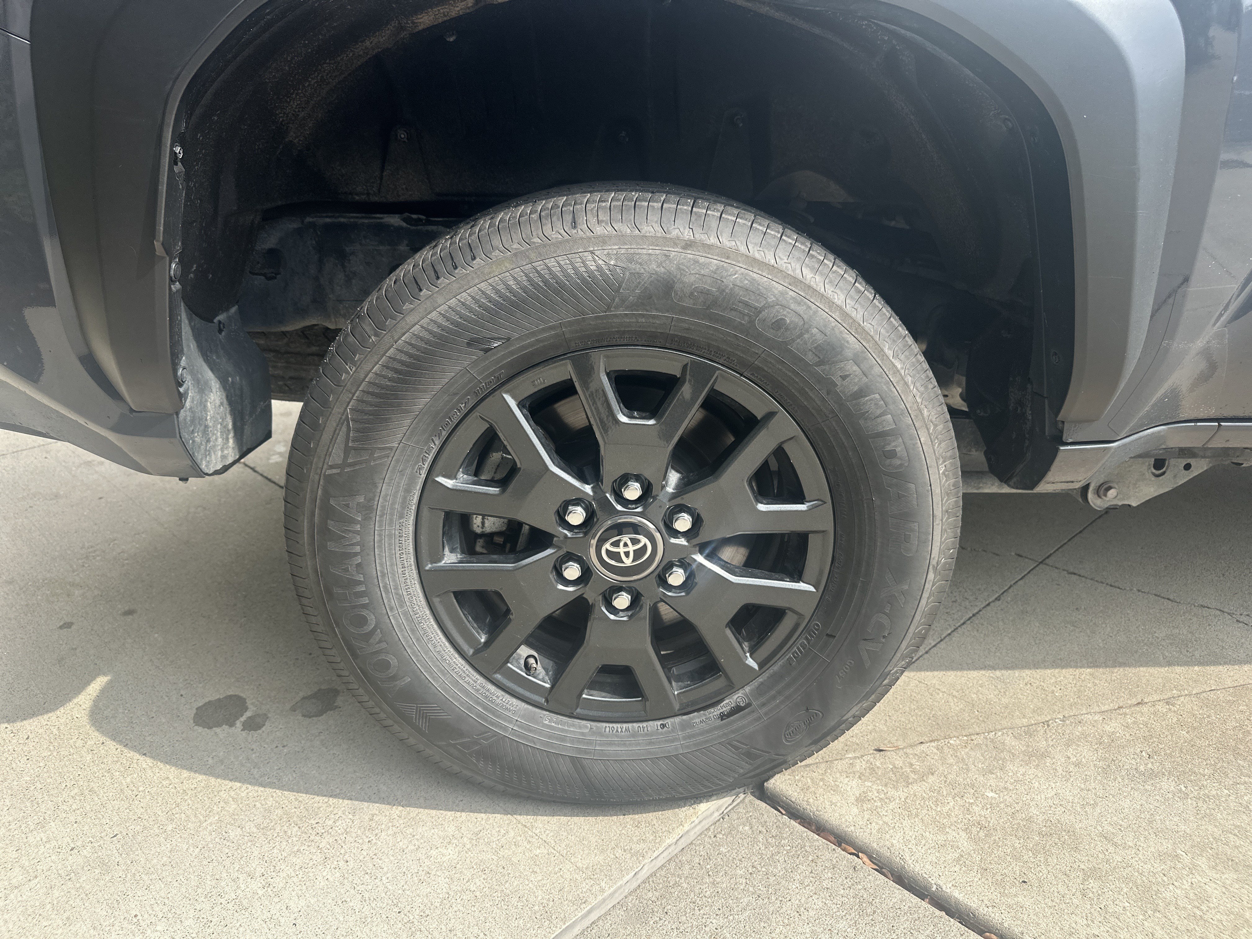 Used 2025 Toyota 4Runner SR5 AWD/4WD image 35