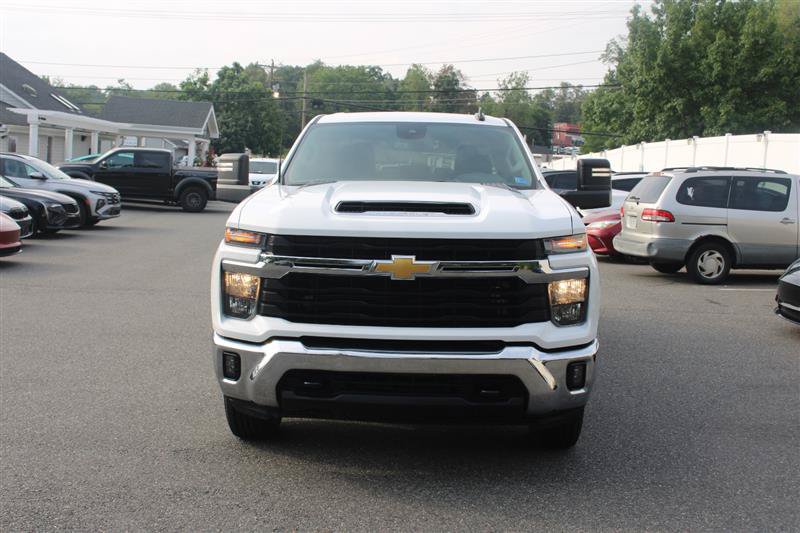 Used 2025 Chevrolet Silverado 2500 LT w/ Convenience Package AWD/4WD image 3