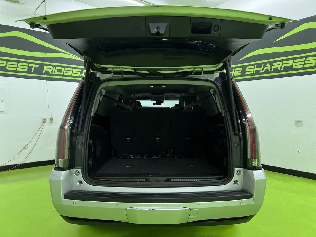 Used 2017 Cadillac Escalade ESV Luxury AWD/4WD image 9