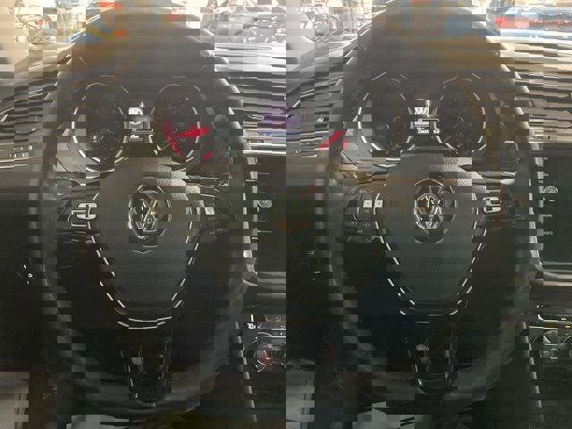 Used 2019 Volkswagen Tiguan SE w/ Panoramic Sunroof Package image 7