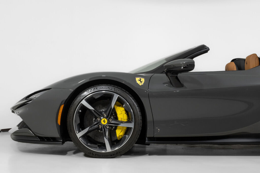 Used 2023 Ferrari SF90 Spider AWD/4WD image 9