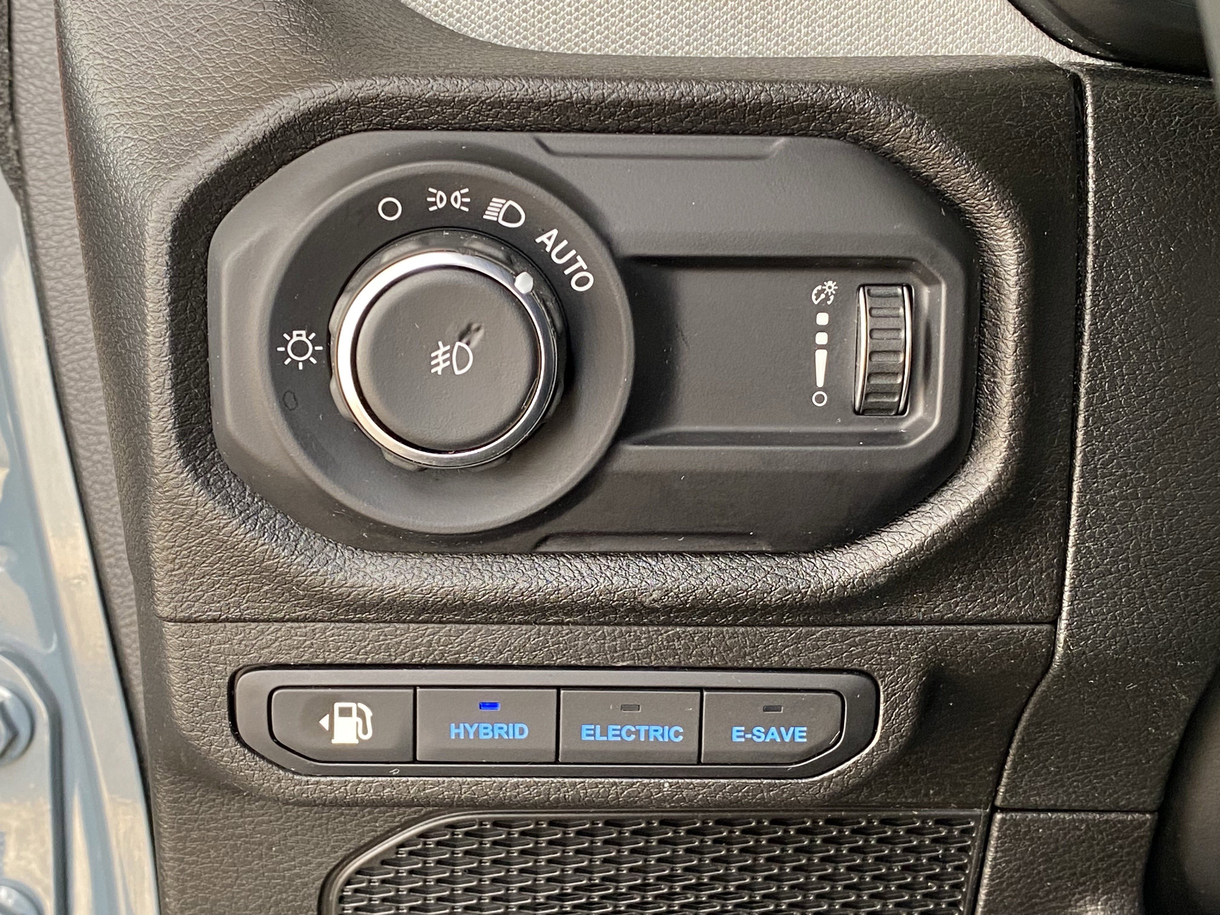 Used 2024 Jeep Wrangler Unlimited w/ Technology Group AWD/4WD image 68