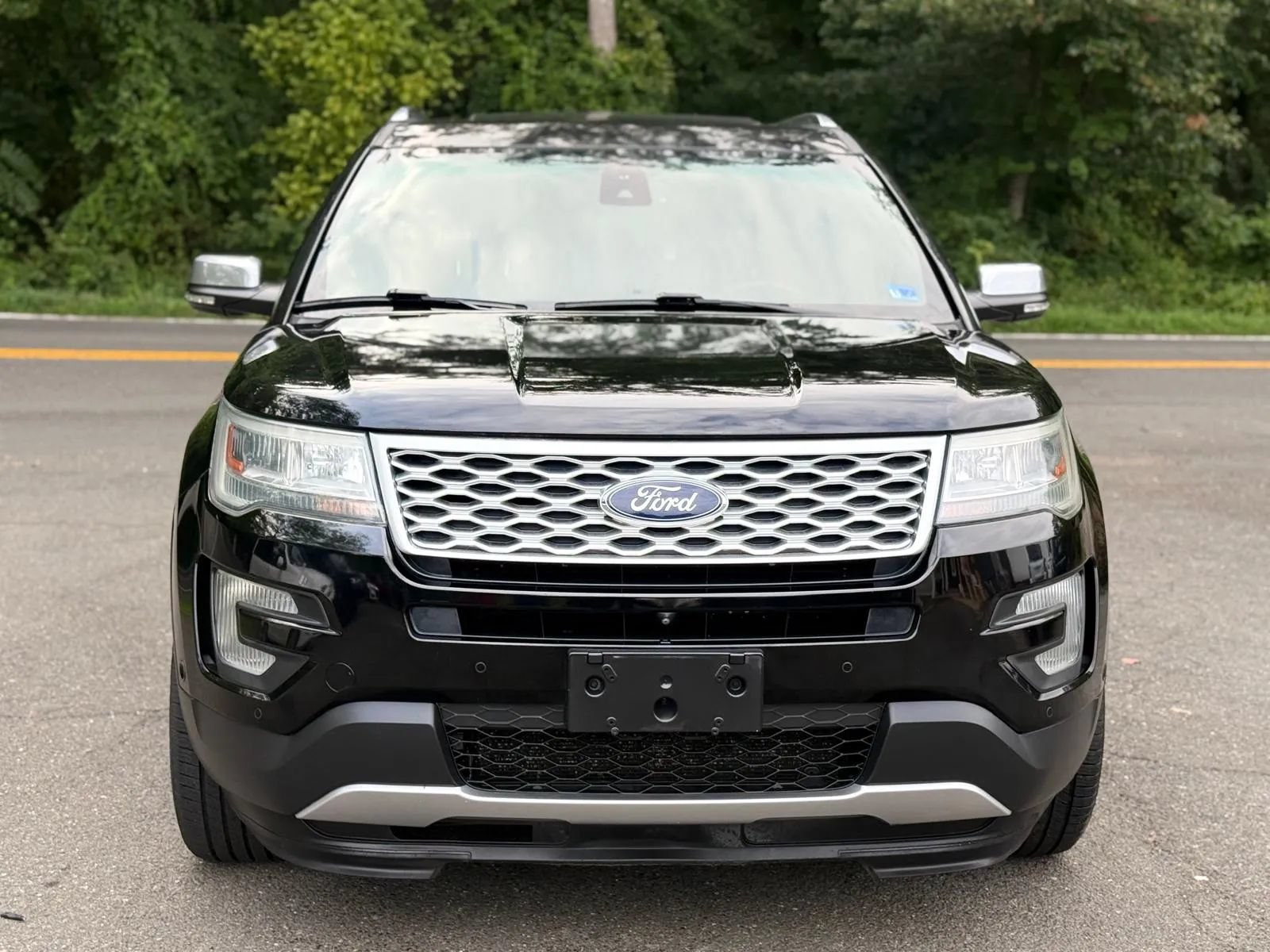 Used 2016 Ford Explorer Platinum AWD/4WD image 2