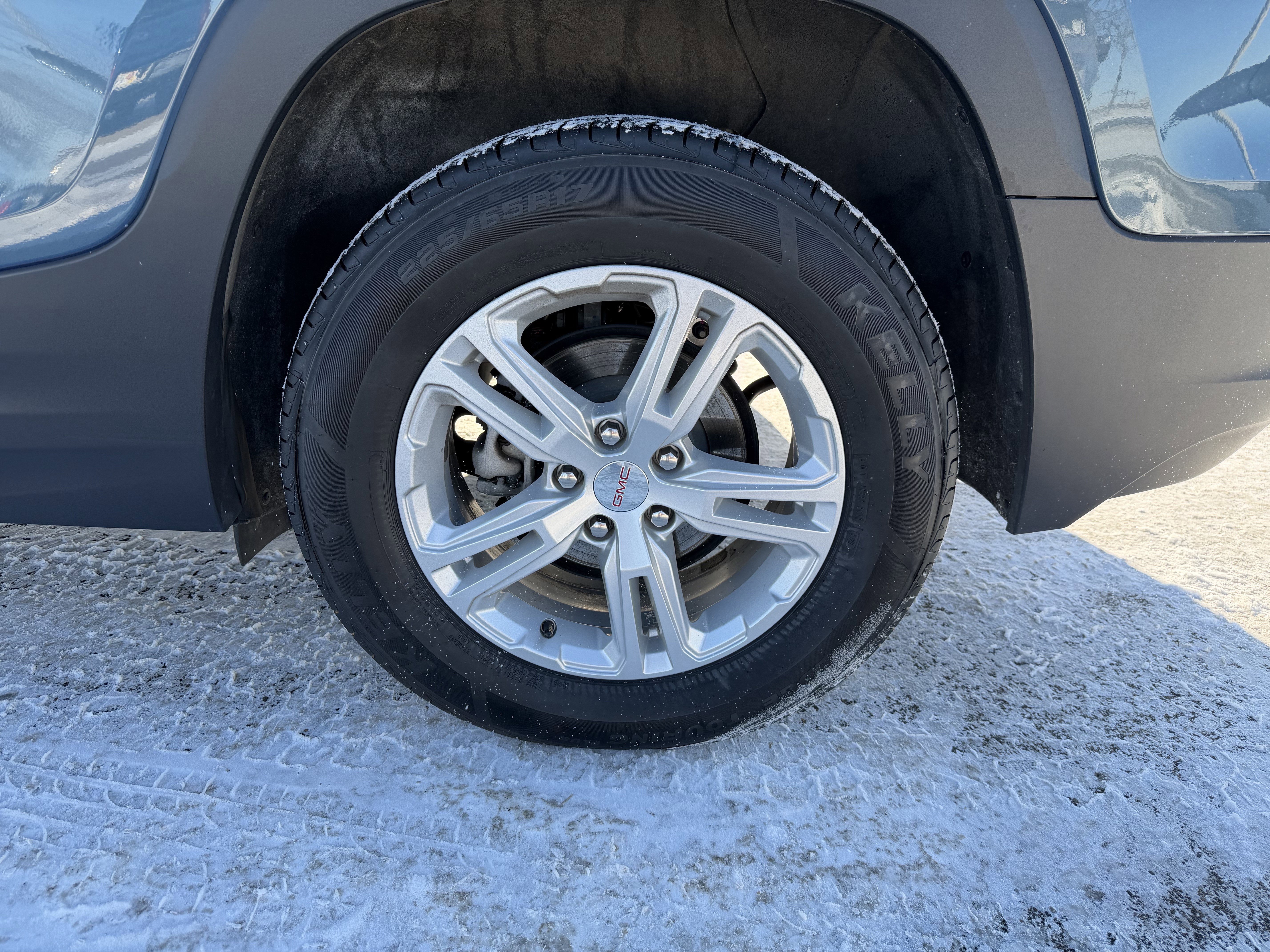 Used 2024 GMC Terrain SLE image 20