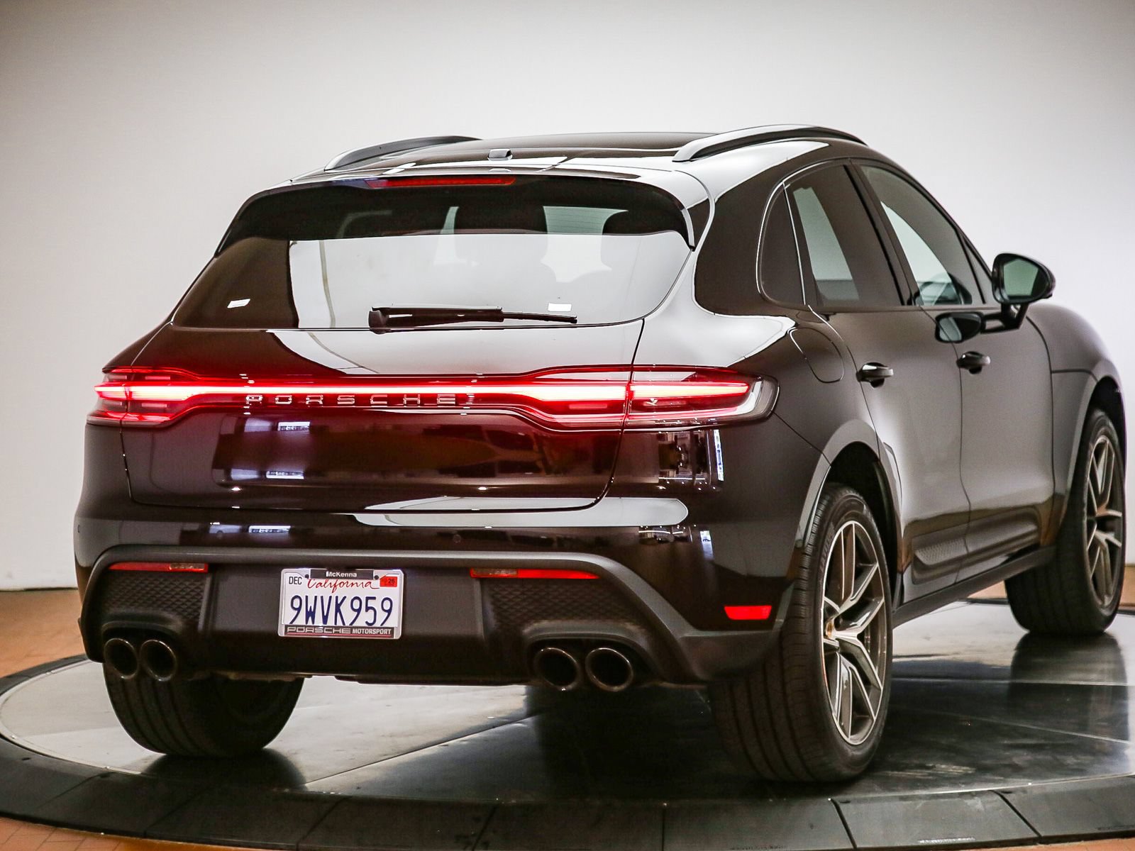 Certified 2026 Porsche Macan AWD/4WD image 7