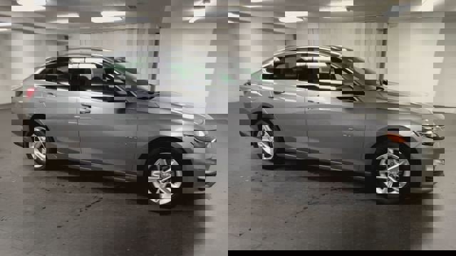 Used 2024 Chevrolet Malibu LT image 2