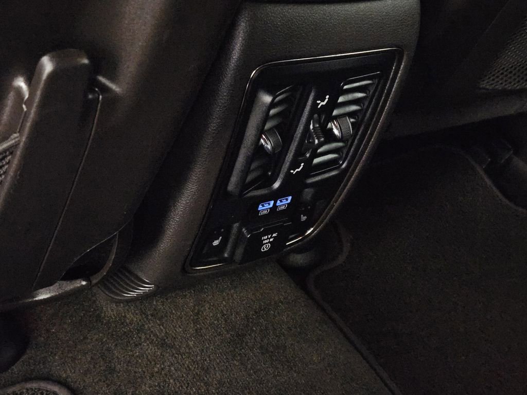 Used 2018 Jeep Grand Cherokee Summit w/ Platinum Series Group RWD image 28