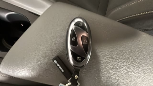 Certified 2025 Hyundai Elantra SEL FWD image 22
