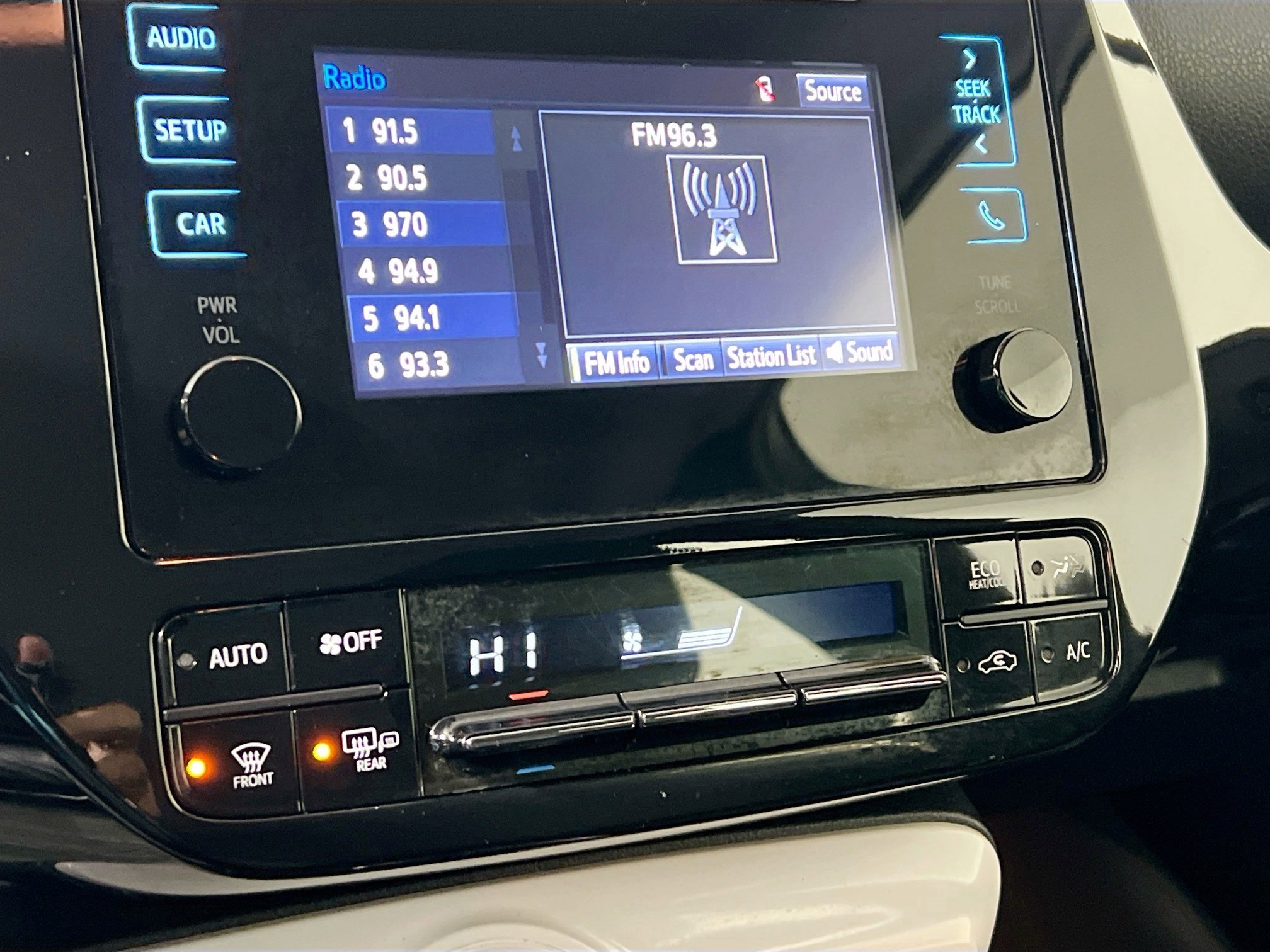 Used 2016 Toyota Prius Two image 26