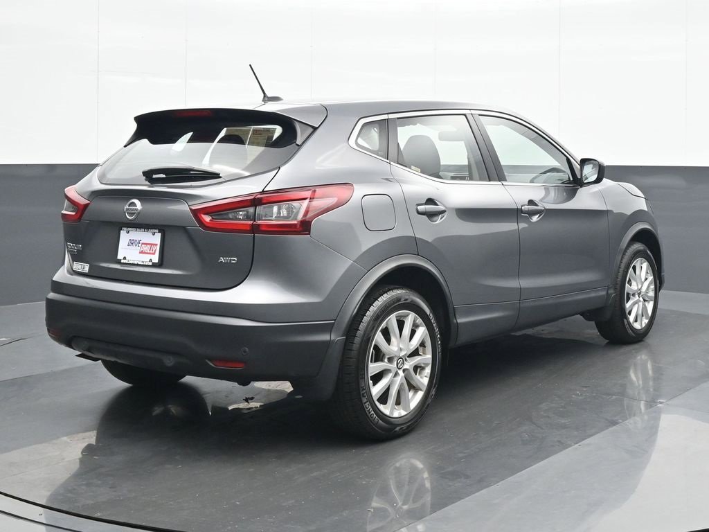 Used 2022 Nissan Rogue Sport S image 6