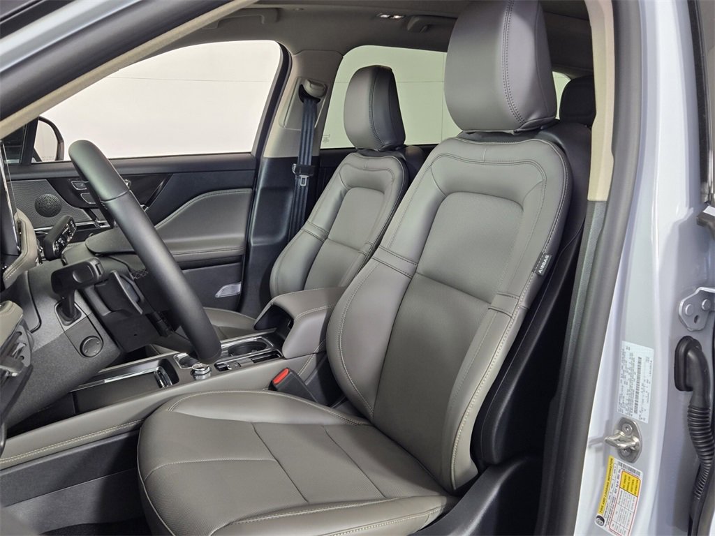 New 2026 Lincoln Corsair Premiere image 5