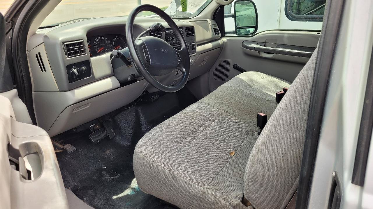 Used 2000 Ford F250 Lariat RWD image 2