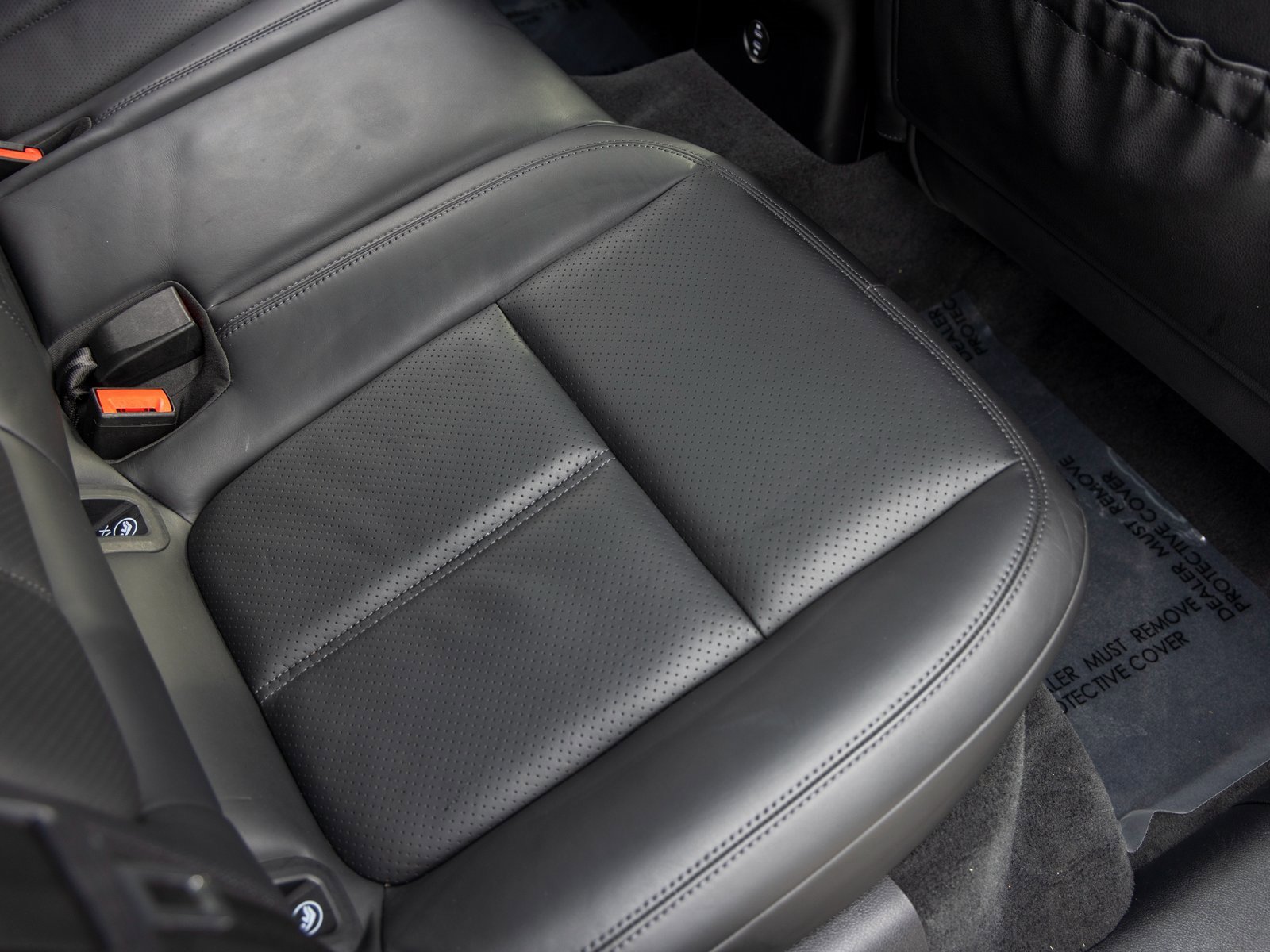 Certified 2023 Porsche Macan image 46