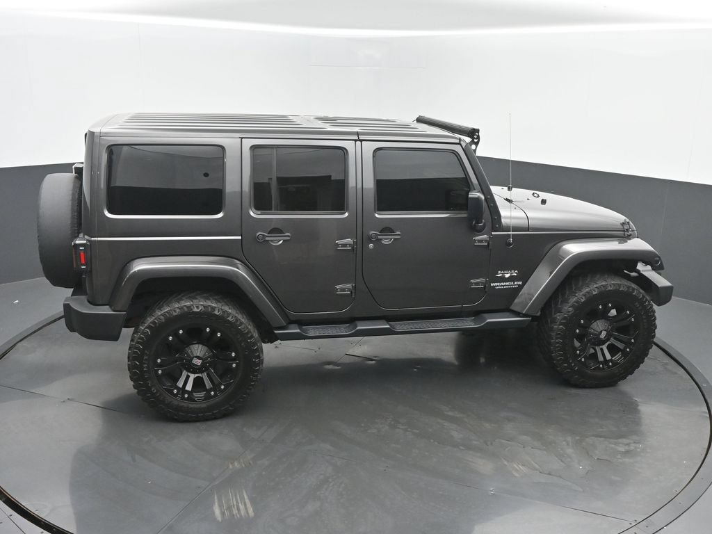 Used 2016 Jeep Wrangler Unlimited Sahara w/ Connectivity Group AWD/4WD image 44