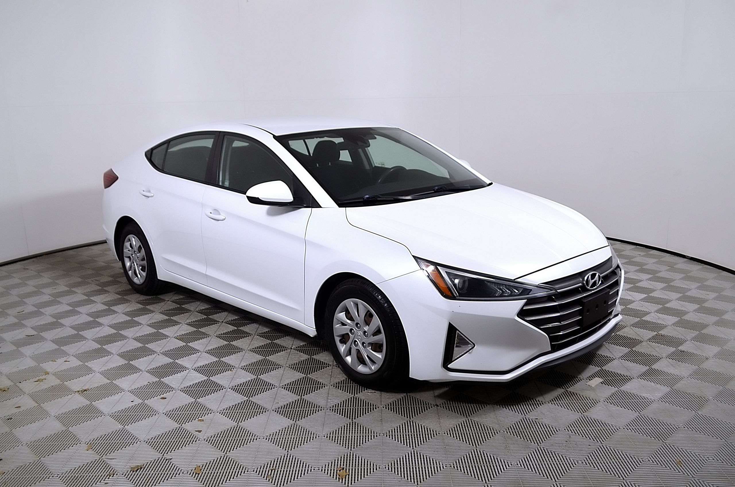 Used 2020 Hyundai Elantra SE w/ Cargo Package (C1) FWD image 6